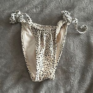 NWOT cream and black bikini bottoms small